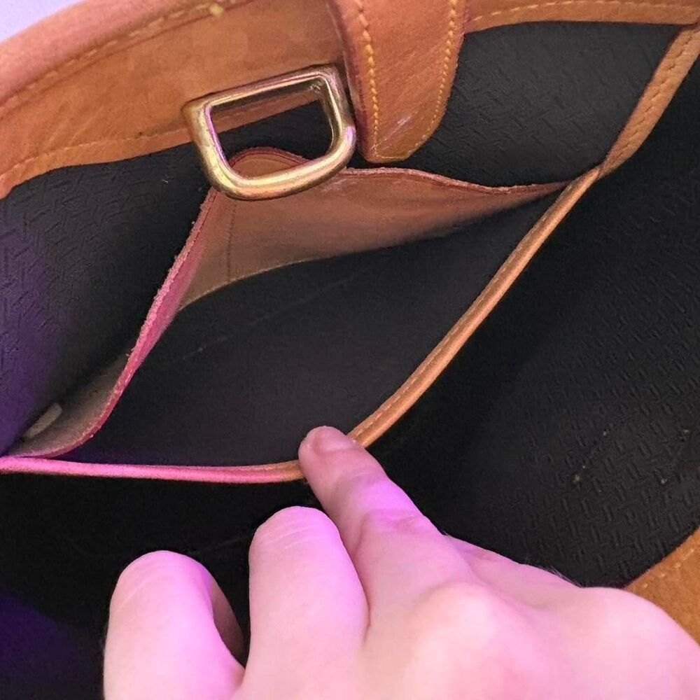 Vintage Dooney & Bourke Women's Navy and Tan Tote Bag - Picture 7 of 8